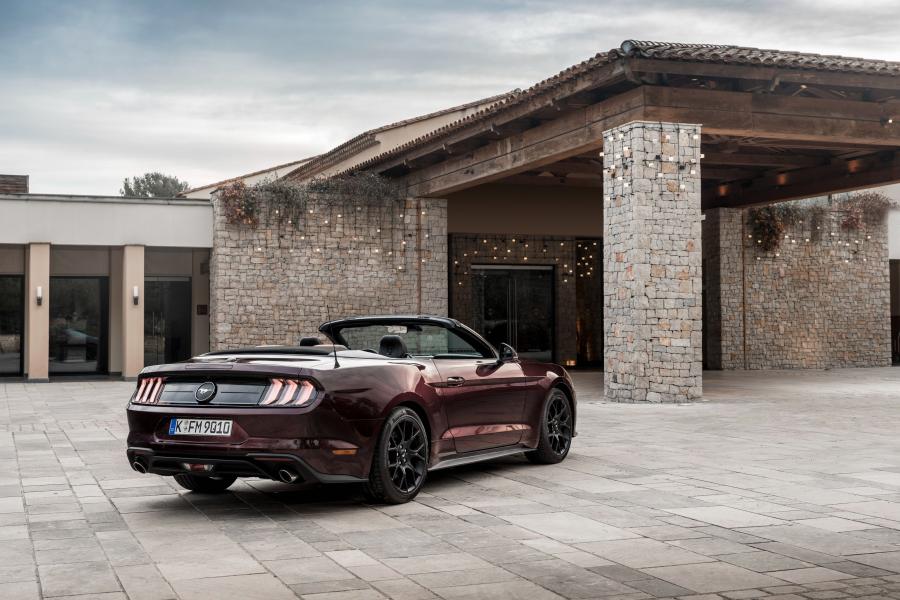  Ford Mustang EcoBoost Convertible 2017 года  (EU) (фото 28 из 32)